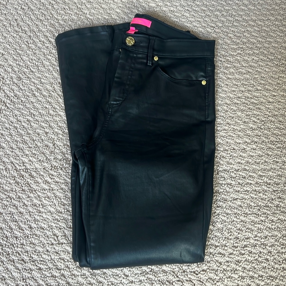 Lilly Pulitzer black leather like pants.  Size 8.  Machine washable.